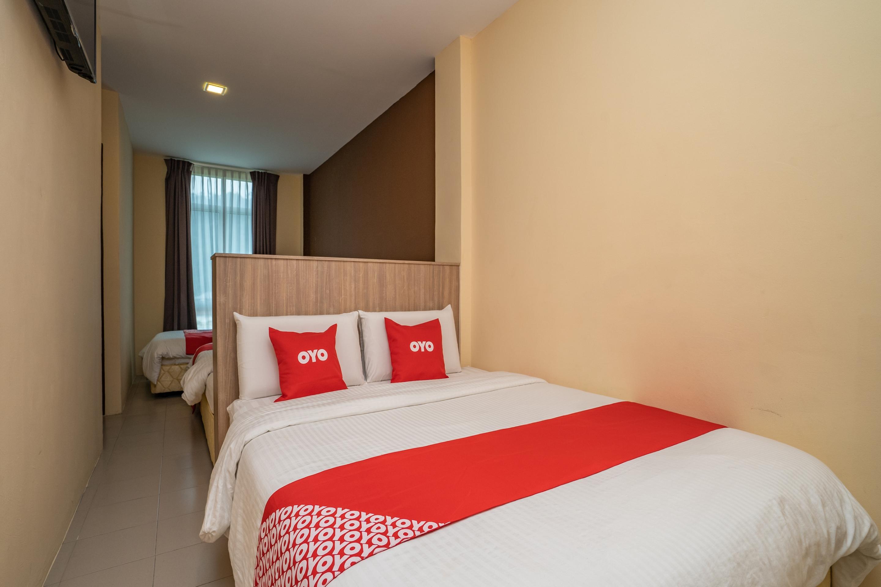 Oyo 44078 The Island Hotel Kampong Pasir Bogak Esterno foto