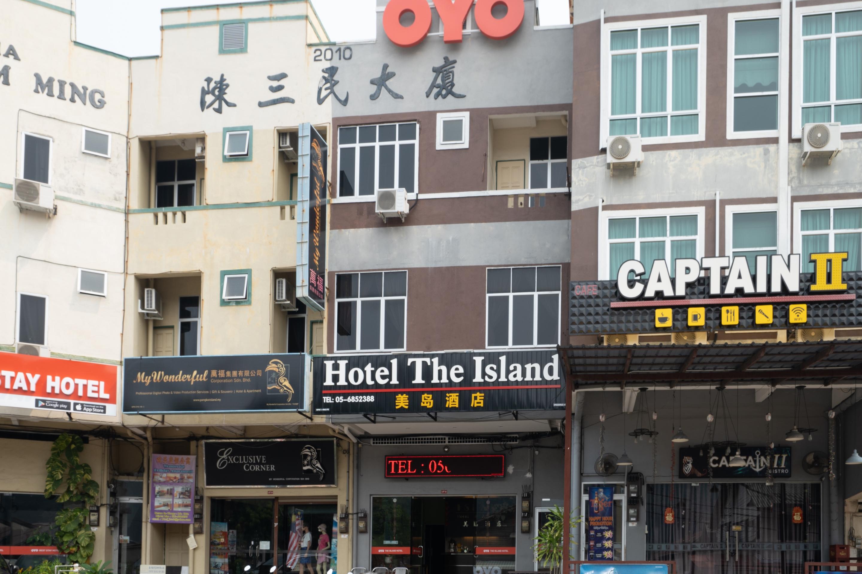 Oyo 44078 The Island Hotel Kampong Pasir Bogak Esterno foto