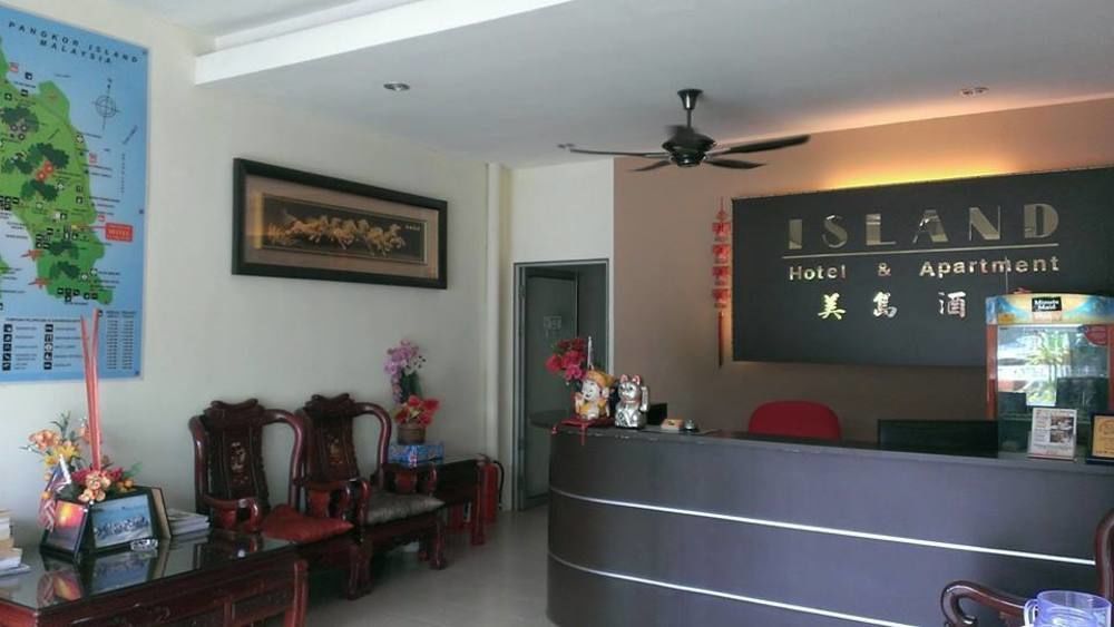 Oyo 44078 The Island Hotel Kampong Pasir Bogak Esterno foto