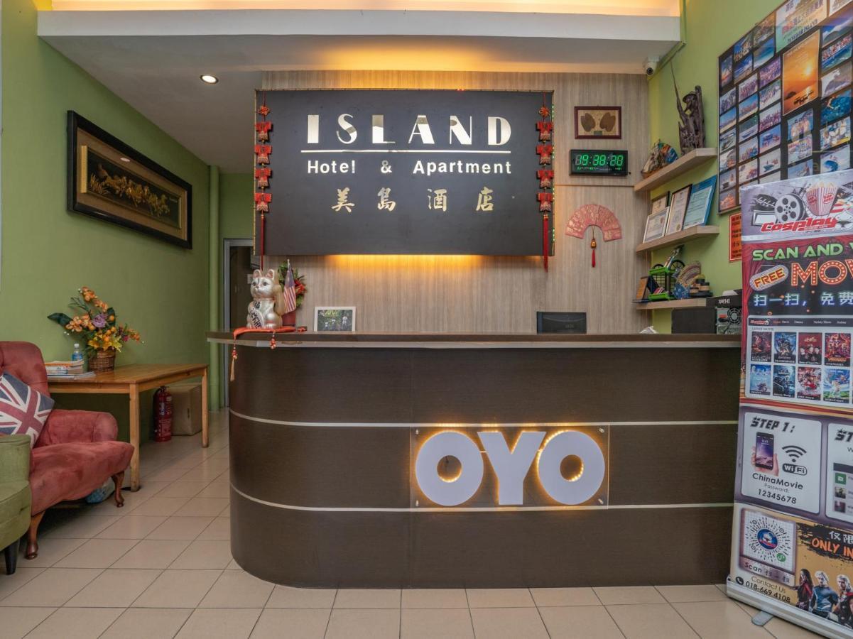 Oyo 44078 The Island Hotel Kampong Pasir Bogak Esterno foto