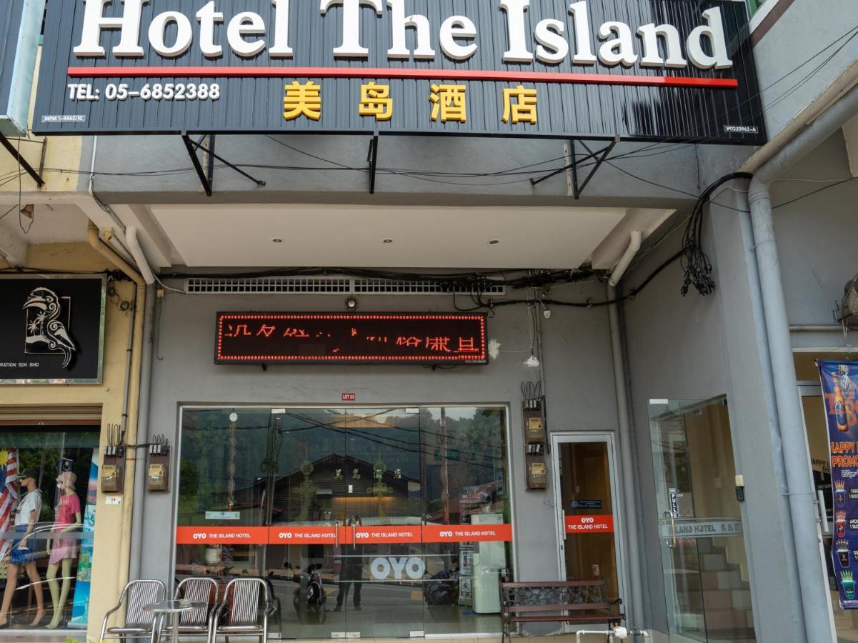 Oyo 44078 The Island Hotel Kampong Pasir Bogak Esterno foto